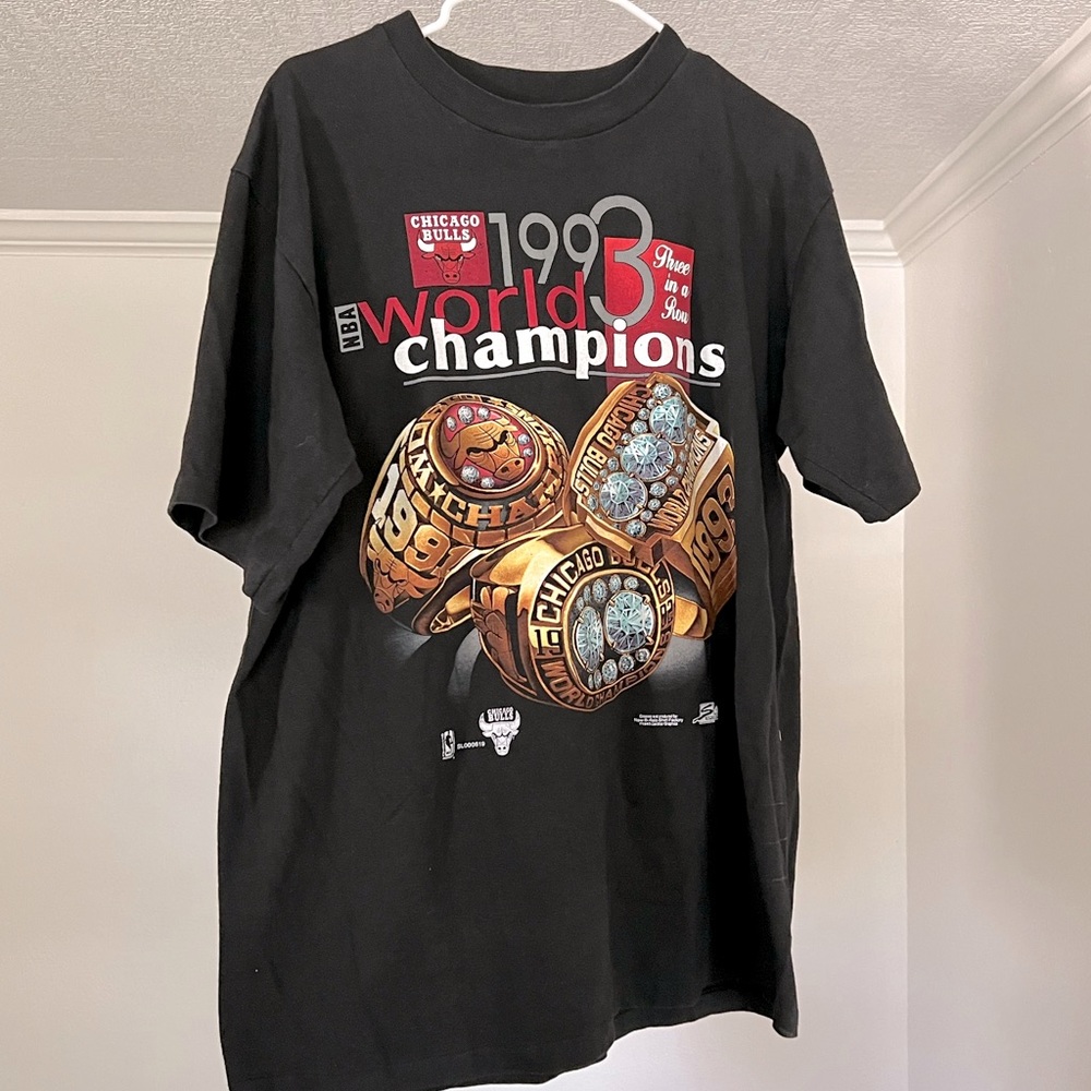 Vintage 1993 Chicago Bulls “3peat” Shirt